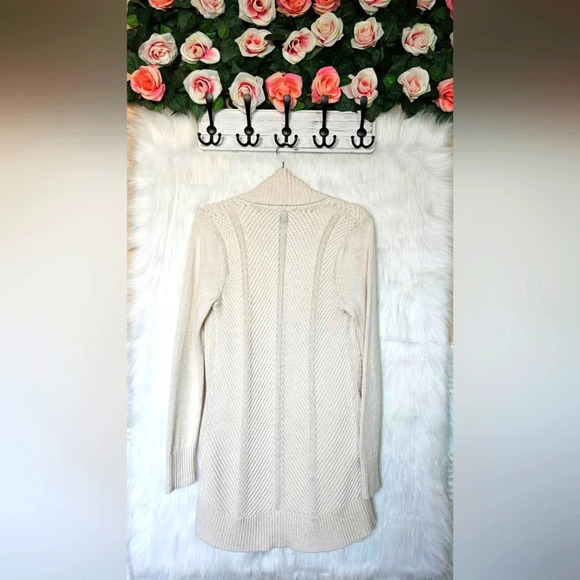 A Pea in the Pod Classic Creme Longline Knit Cardigan w/ pockets - Picture 3 of 6